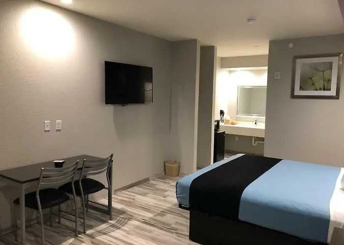 Crystal Inn Downtown